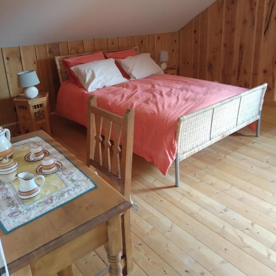 Les Dames De La Saugiat Panzió Le Fied Kültér fotó